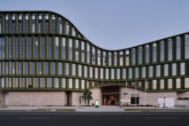 Where the ocean and mountains meet: Yarrila Place by BVN